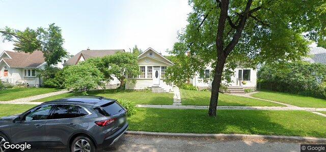 Larawan ng 329 Enniskillen Avenue sa Winnipeg, Manitoba