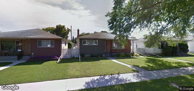 Photo of 424 Kilbride Avenue in Winnipeg, Manitoba