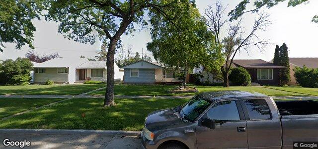 Larawan ng 505 Burrin Avenue sa Winnipeg, Manitoba