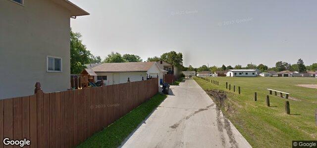 138 Thom Avenue E（加拿大曼尼托巴省溫尼伯市）房屋照片