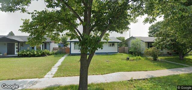 Photo of 418 Mcmeans Avenue E in Winnipeg, Manitoba