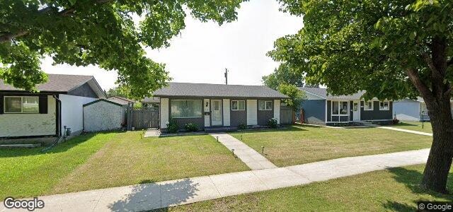 Photo of 486 Mcmeans Avenue E in Winnipeg, Manitoba