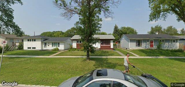 Photo of 609 Kildare Avenue E in Winnipeg, Manitoba