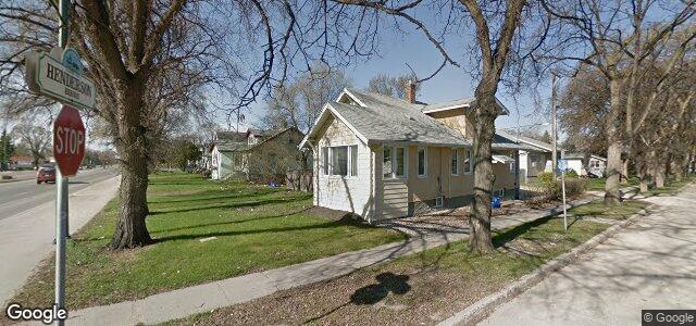 704 Henderson Highway（加拿大曼尼托巴省温尼伯市）房屋照片