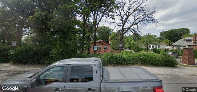 830 Henderson Highway（加拿大曼尼托巴省溫尼伯市）房屋照片