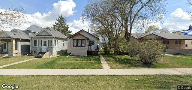 Photo of 215 Hampton Street in Winnipeg, Manitoba