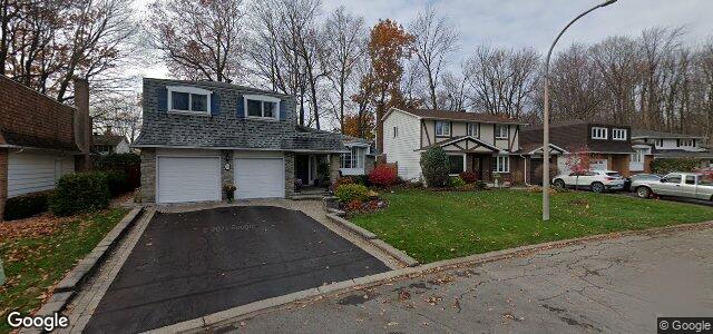 Photo of 10 Oakhurst Crescent in Winnipeg, Manitoba