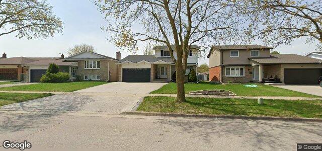 Photo of 59 Oakhurst Crescent in Winnipeg, Manitoba