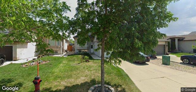 Photo of 106 Lindmere Drive in Winnipeg, Manitoba