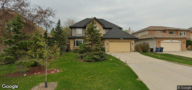 Photo of 154 Queen'S Park Crescent in Winnipeg, Manitoba