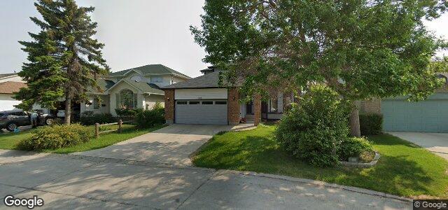 Photo of 835 Lindenwood Drive W in Winnipeg, Manitoba