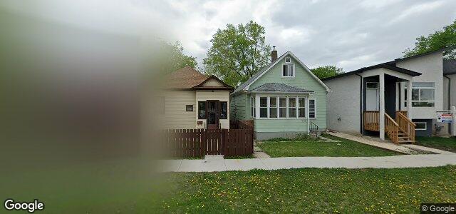 Photo of 716 Kylemore Avenue in Winnipeg, Manitoba