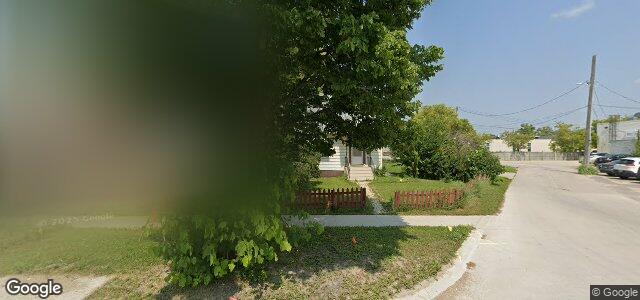 Larawan ng 1001 Chevrier Boulevard sa Winnipeg, Manitoba