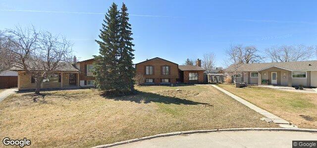Photo of 10 Lodgepine Bay in Winnipeg, Manitoba