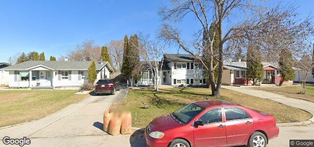 15 Willowmeade Crescent（加拿大曼尼托巴省温尼伯市）房屋照片