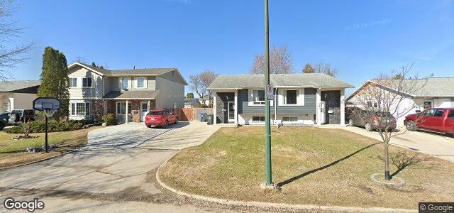 Photo of 251 Knightsbridge Drive in Winnipeg, Manitoba