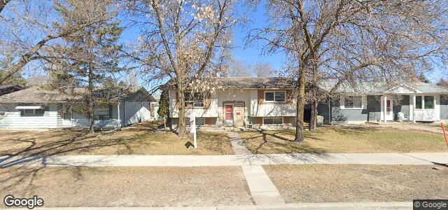 Larawan ng 425 Meadowood Drive sa Winnipeg, Manitoba