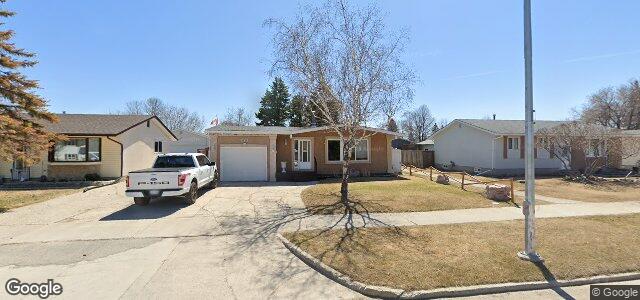 Photo of 446 Woodydell Avenue in Winnipeg, Manitoba