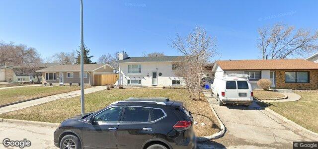 Larawan ng 74 Woodford Bay sa Winnipeg, Manitoba