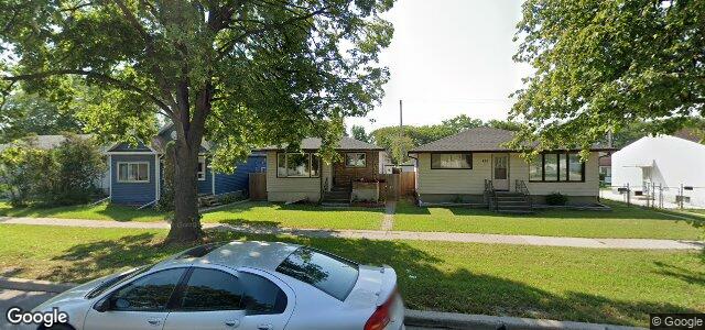 Photo of 434 Regent Avenue W in Winnipeg, Manitoba
