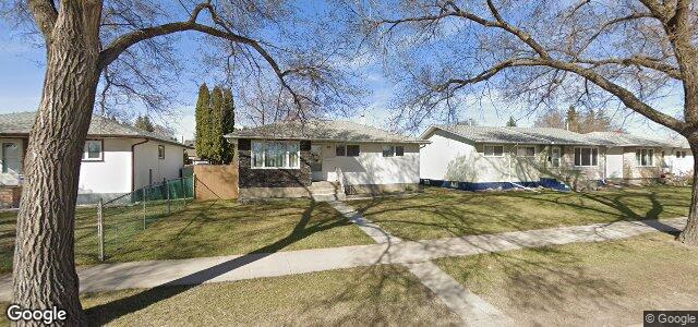 Photo of 813 Munroe Avenue in Winnipeg, Manitoba