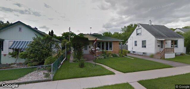 Photo of 826 Moncton Avenue in Winnipeg, Manitoba