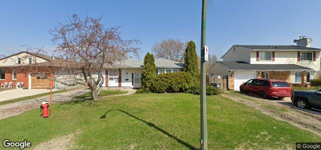 Photo of 15 Willow Point Road in Winnipeg, Manitoba