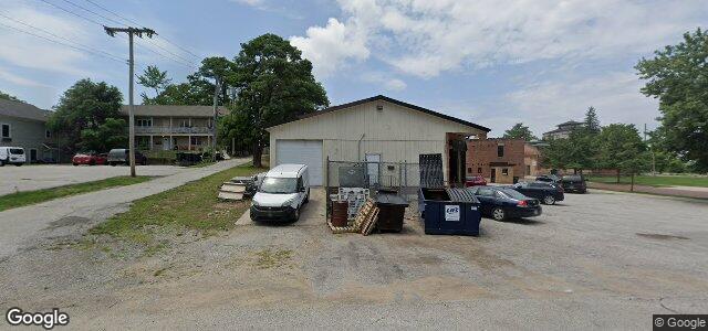 235 Oak Street（加拿大曼尼托巴省溫尼伯市）房屋照片