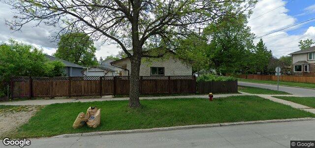 Larawan ng 738 St Jean Baptiste Street sa Winnipeg, Manitoba