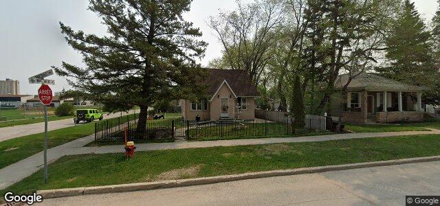 Photo of 212 Pinedale Avenue in Winnipeg, Manitoba