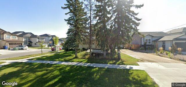 Photo of 1330 Ravelston Avenue W in Winnipeg, Manitoba