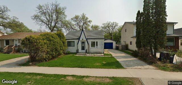 Photo of 114 St Vital Road in Winnipeg, Manitoba