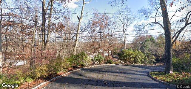 Photo of 2 River Lane in Winnipeg, Manitoba