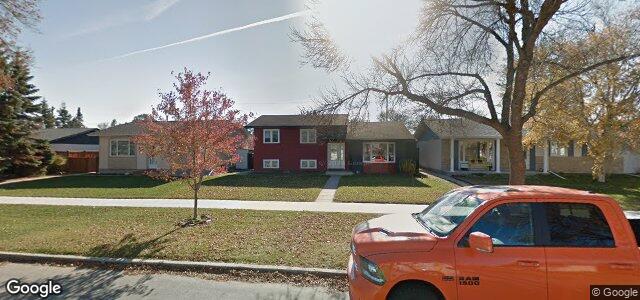 Photo of 122 Larche Avenue W in Winnipeg, Manitoba
