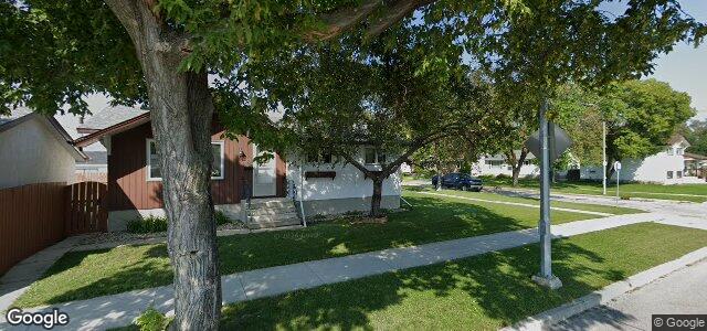 Photo of 300 Edward Avenue W in Winnipeg, Manitoba