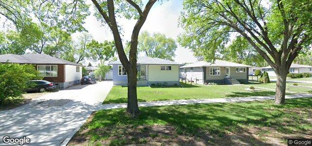 Photo of 732 Kildare Avenue W in Winnipeg, Manitoba