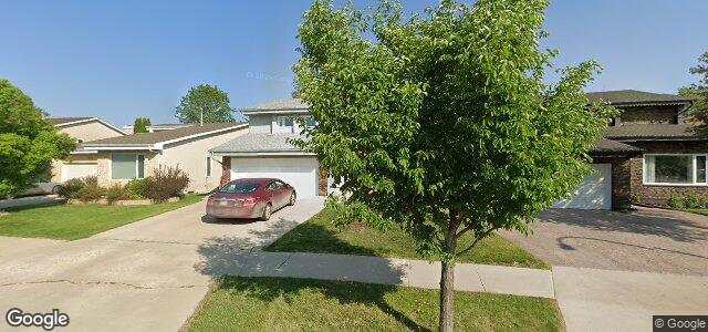 Larawan ng 172 Point West Drive sa Winnipeg, Manitoba