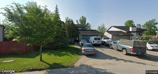 Photo of 223 Point West Drive in Winnipeg, Manitoba