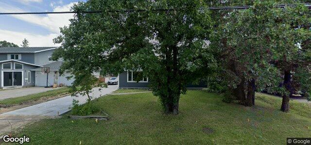 1019 Charleswood Road（加拿大曼尼托巴省溫尼伯市）房屋照片