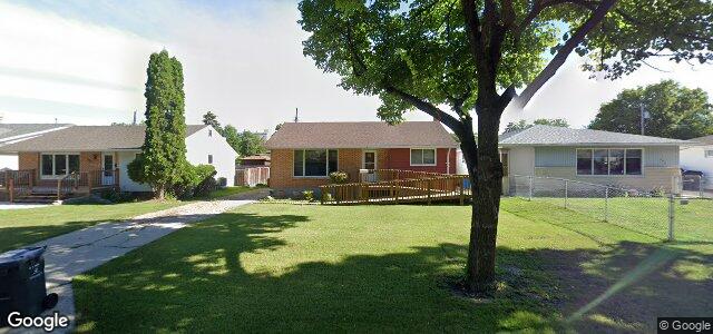 Photo of 241 Stuart Avenue in Winnipeg, Manitoba