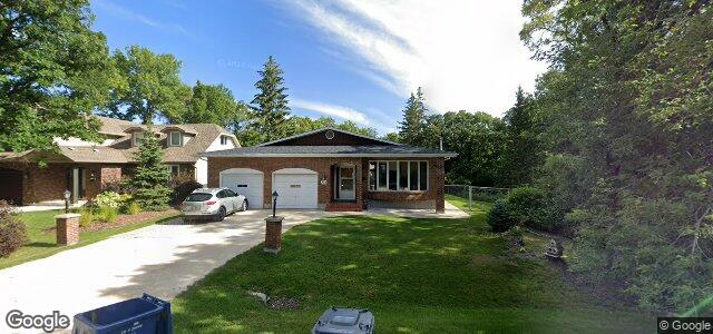 Photo of 333 Strood Avenue in Winnipeg, Manitoba