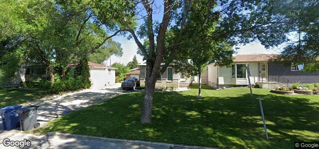 Photo of 389 Knowles Avenue in Winnipeg, Manitoba