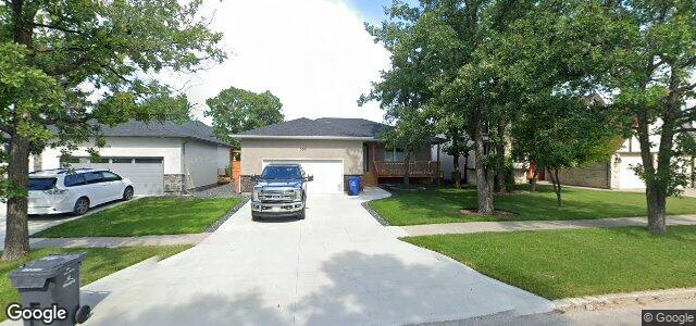 Photo of 395 Mcivor Avenue in Winnipeg, Manitoba