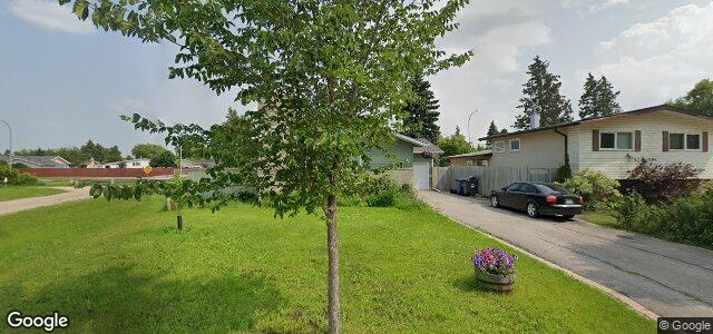 8 Natalie Bay（加拿大曼尼托巴省溫尼伯市）房屋照片