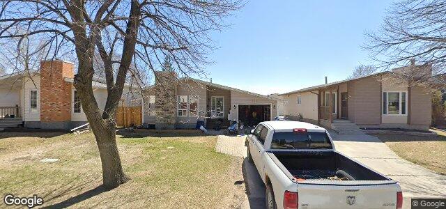 102 Regis Drive（加拿大曼尼托巴省溫尼伯市）房屋照片