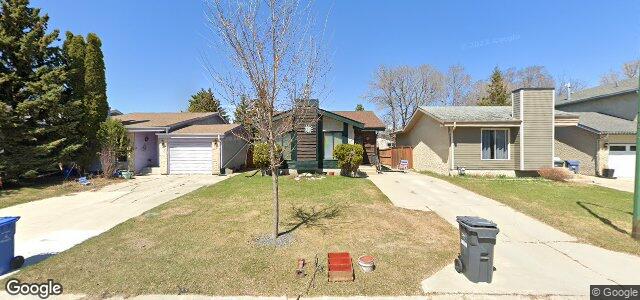 Photo of 110 Strand Circle in Winnipeg, Manitoba