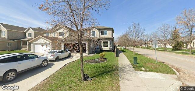 Photo of 2 Faraway Lane in Winnipeg, Manitoba