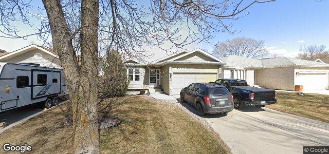 23 Cummings Crescent（加拿大曼尼托巴省溫尼伯市）房屋照片