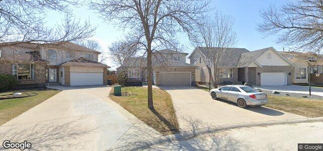 Larawan ng 38 Cummings Crescent sa Winnipeg, Manitoba