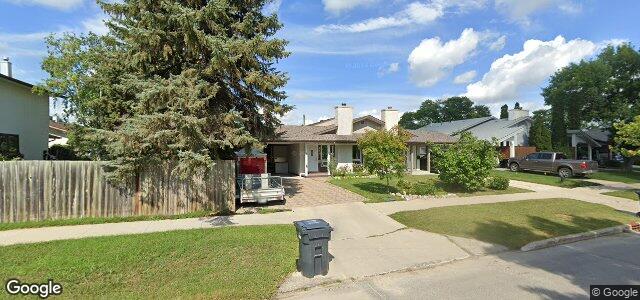 326 Barker Boulevard（加拿大曼尼托巴省溫尼伯市）房屋照片